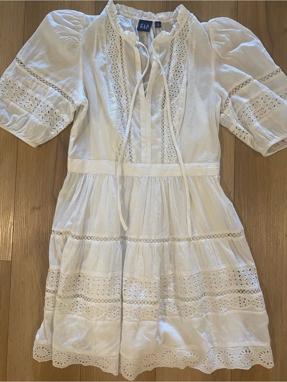 Gap Small Puff Sleeve Lace Mini Dress